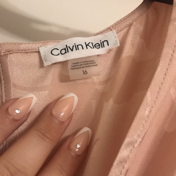 Pink Calvin Klein - Picture 4 of 4